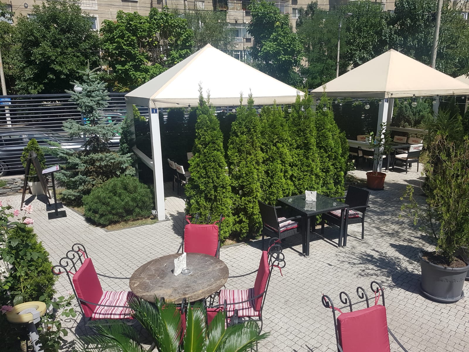 Restaurant cu Grădină: Oază de Relaxare și Rafinamet în București